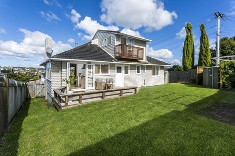 Photo of property in 2/13 Manuka Road, Bayview, Auckland, 0629