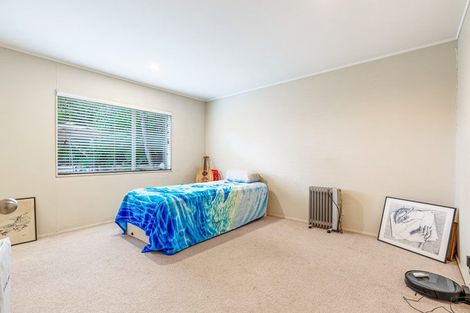 Photo of property in 21a Woodfern Crescent, Titirangi, Auckland, 0604
