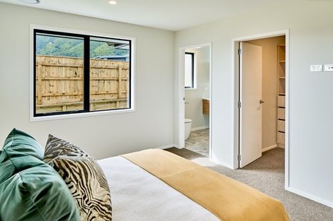 Photo of property in 6 Pihoihoi Close, Waikanae, 5036