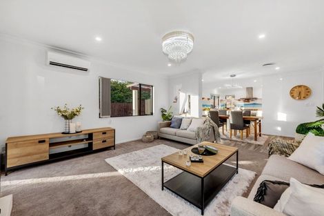 Photo of property in 97 Mt Lebanon Crescent, The Gardens, Auckland, 2105