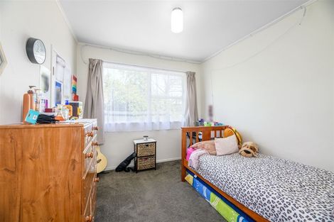 Photo of property in 1 Ashbourne Place, Glendene, Auckland, 0602