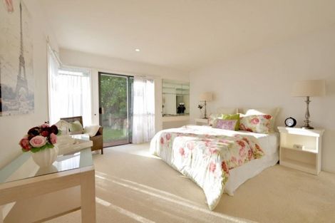 Photo of property in 32 Currell Way, Somerville, Auckland, 2014