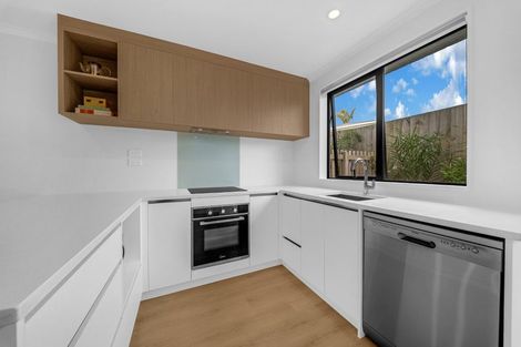 Photo of property in 4/29 Normandy Place, Henderson, Auckland, 0610