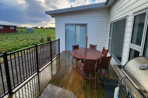 Photo of property in 58 Anglers Avenue, Warea, New Plymouth, 4381