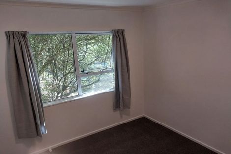 Photo of property in 64a Newlands Road, Newlands, Wellington, 6037