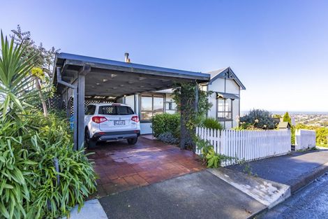 Photo of property in 19 Havelock Road, Hospital Hill, Napier, 4110