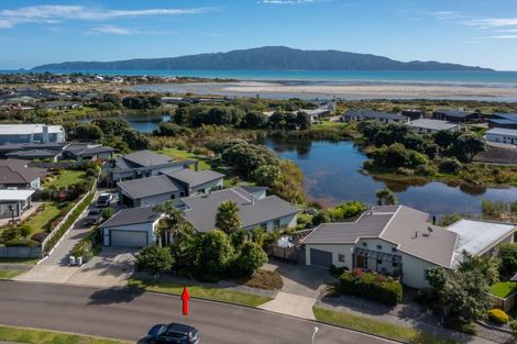 Photo of property in 5 Hana Udy Place, Paraparaumu Beach, Paraparaumu, 5032