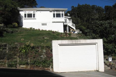 Photo of property in 30 Rona Street, Eastbourne, Lower Hutt, 5013
