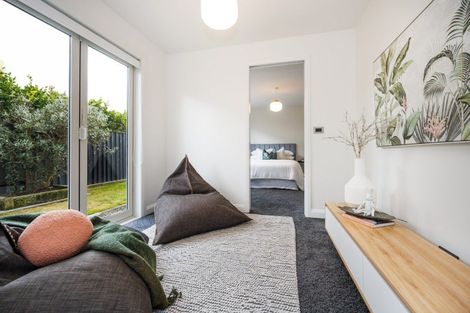 Photo of property in 5 Fairway Grove, Hokowhitu, Palmerston North, 4410