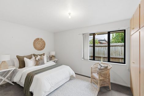 Photo of property in 12 Hatfield Place, Avonhead, Christchurch, 8042
