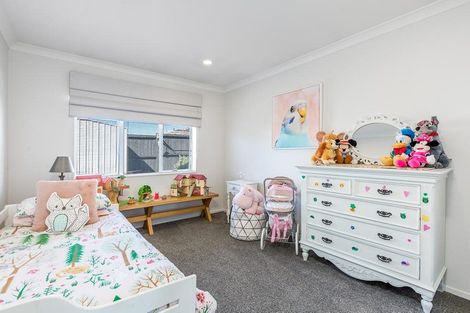 Photo of property in 32 Sunny Crescent, Huapai, Kumeu, 0810