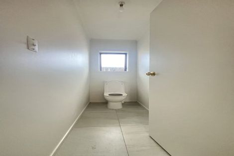 Photo of property in 124 Carnoustie Drive, Wattle Downs, Auckland, 2103