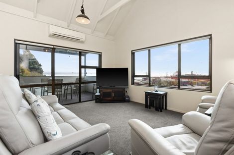 Photo of property in 15 Hornsey Road, Bluff Hill, Napier, 4110