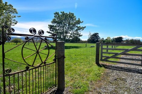 Photo of property in 53 Richmond Road, Carterton, 5713