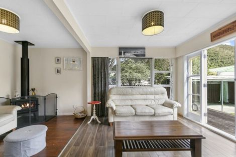 Photo of property in 14 Parenga Street, Wainuiomata, Lower Hutt, 5014