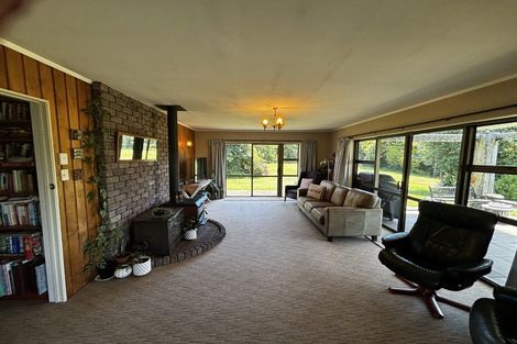 Photo of property in 653 Carrington Road, Hurworth, New Plymouth, 4371