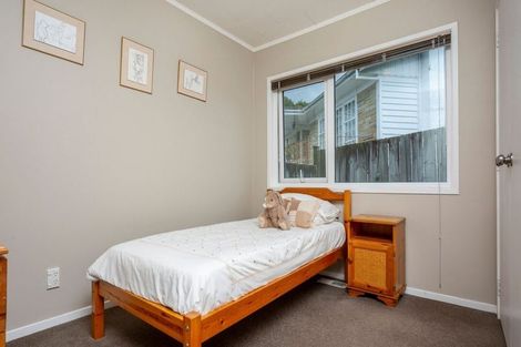 Photo of property in 10 Woodcote Drive, Glenfield, Auckland, 0629