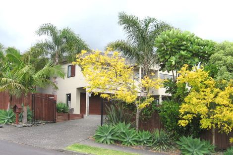 Photo of property in 3 Bonnard Place, West Harbour, Auckland, 0618