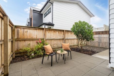 Photo of property in 10 Okoutu Lane, Moera, Lower Hutt, 5010