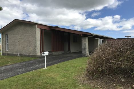 Photo of property in 63 Horokiwi Road West, Newlands, Wellington, 6037