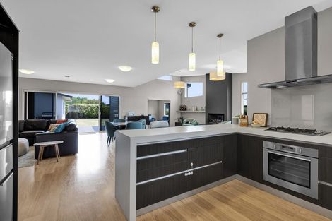 Photo of property in 32 Redwood Crescent, Hurdon, New Plymouth, 4310