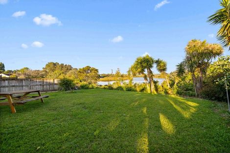 Photo of property in 1/29 Beaubank Road, Kelston, Auckland, 0602
