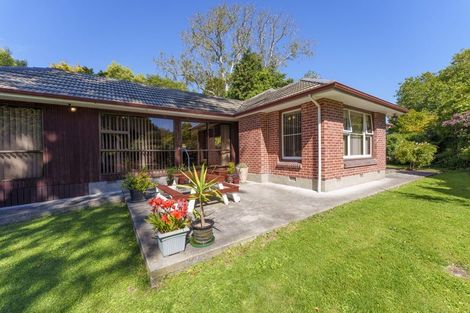 Photo of property in 85 Avonhead Road, Avonhead, Christchurch, 8042
