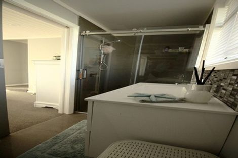 Photo of property in 17 Hawthornden Road, Avonhead, Christchurch, 8042