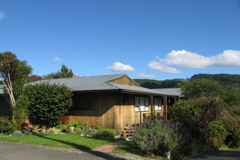Photo of property in 43a Dowling Grove, Silverstream, Upper Hutt, 5019