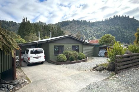 Photo of property in 20 Ramsay Street, Blacks Point, Reefton, 7830
