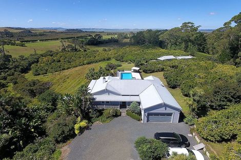 Photo of property in 940 South Head Road, South Head, Helensville, 0874