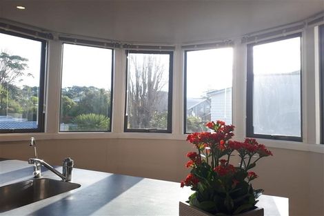 Photo of property in 11 Kenmure Avenue, Forrest Hill, Auckland, 0620