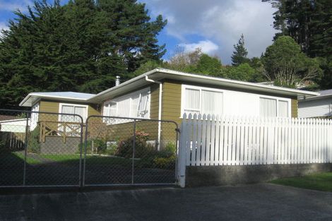 Photo of property in 9 Willis Grove, Wainuiomata, Lower Hutt, 5014