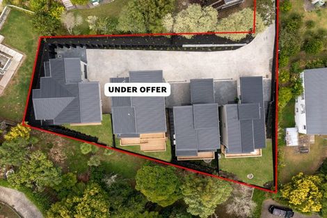 Photo of property in 11d Dianthus Place, Browns Bay, Auckland, 0630