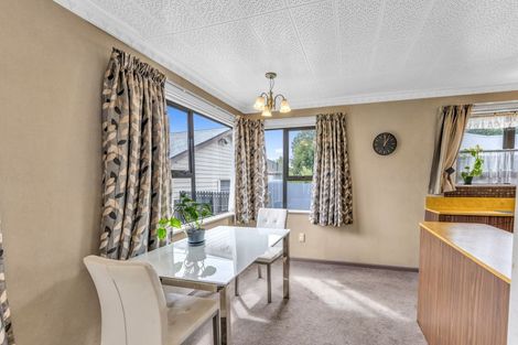 Photo of property in 6 Earnslaw Crescent, Bryndwr, Christchurch, 8053