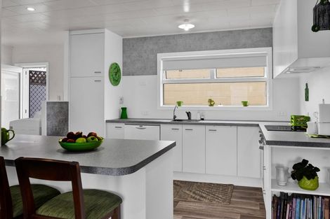 Photo of property in 61 Murray Avenue, Hawera, 4610