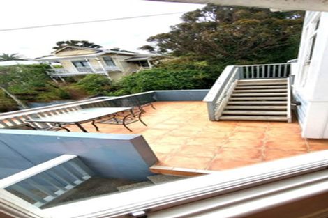 Photo of property in 16 Manley Terrace, Newtown, Wellington, 6021