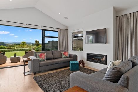 Photo of property in 71 Penetaka Heights, Pyes Pa, Tauranga, 3112