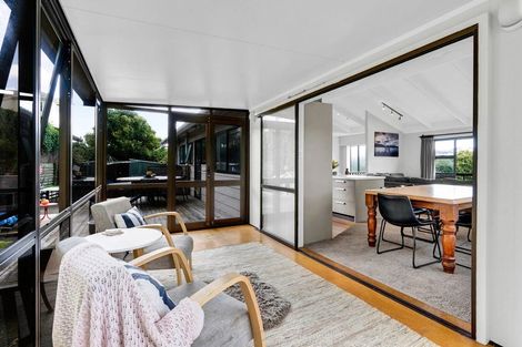 Photo of property in 6 Winstone Place, Highlands Park, New Plymouth, 4312