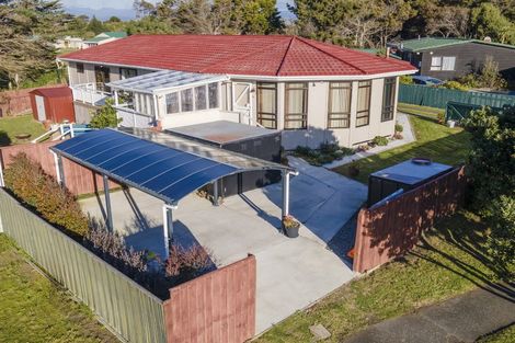 Photo of property in 24 Scott Avenue, Otaki Beach, Otaki, 5512