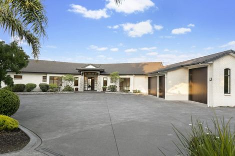 Photo of property in 1304 Old North Road, Helensville, 0875