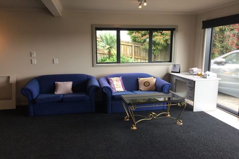 Photo of property in 18a Jan Higgins Place, Golflands, Auckland, 2013