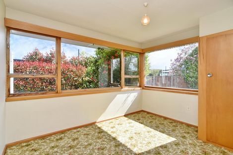 Photo of property in 2/37 Prestons Road, Redwood, Christchurch, 8051