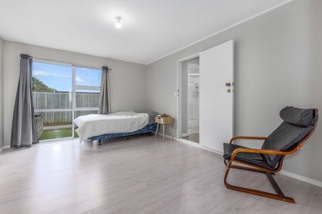 Photo of property in 9 Ayr Place, Papakowhai, Porirua, 5024