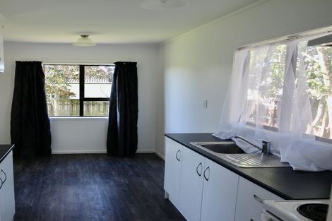 Photo of property in 2/12 Tamworth Close, Manurewa, Auckland, 2102