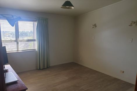 Photo of property in 38 Banyan Drive, Totara Heights, Auckland, 2105