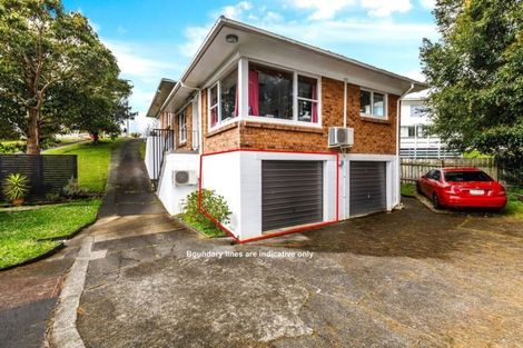 Photo of property in 1/10 Ellice Road, Totara Vale, Auckland, 0629