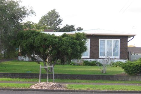 Photo of property in 30 Churchill Avenue, Manurewa, Auckland, 2102