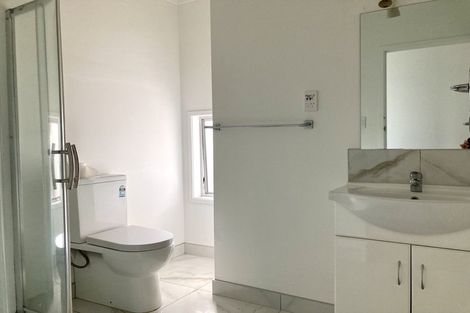 Photo of property in 17 Camrose Place, Glenfield, Auckland, 0629