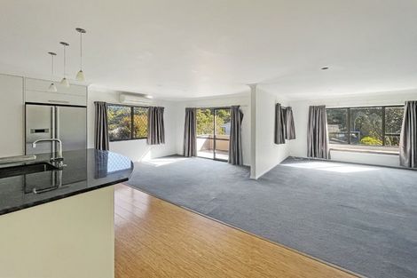 Photo of property in 2 Atahu Grove, Tirohanga, Lower Hutt, 5010